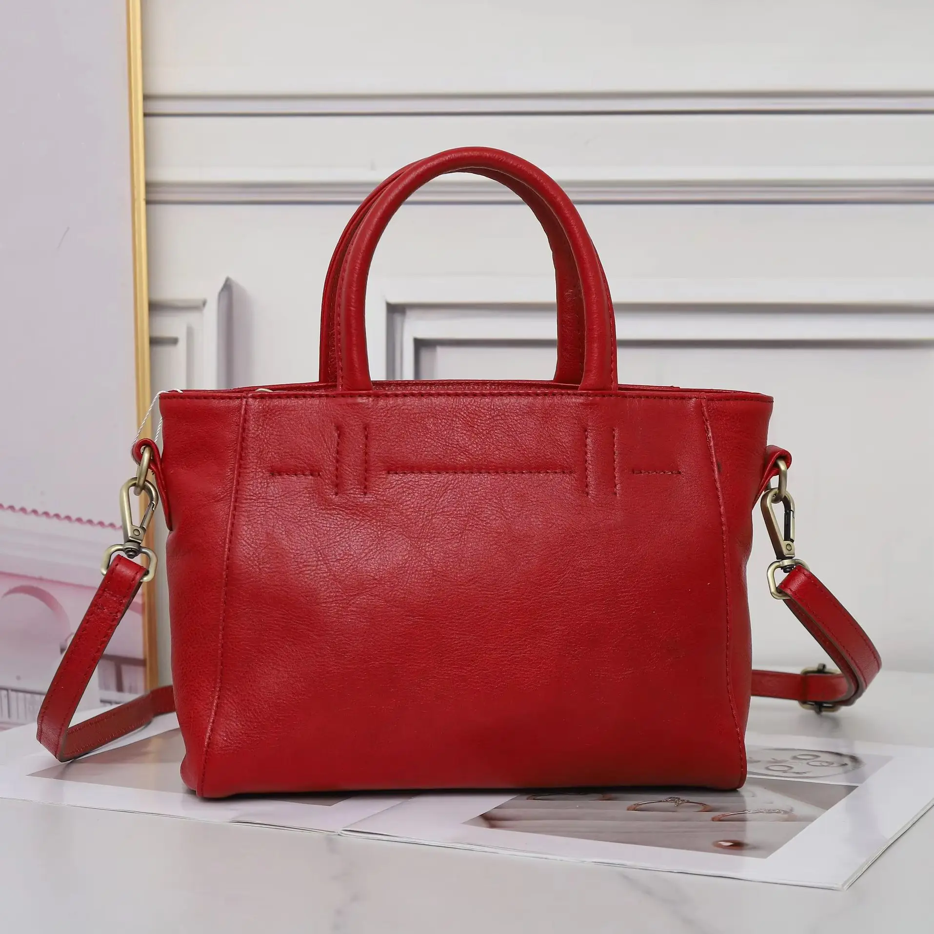 Genuine Grade Cowhide Leather Women's Small Tote Bag Luxury Designer Brand Fashion Ladies Shoulder Crossbody Handbag for Woman
Genuine Grade Cowhide Leather Women's Small Tote Bag Luxury Designer Brand Fashion Ladies Shoulder Crossbody Handbag for Woman