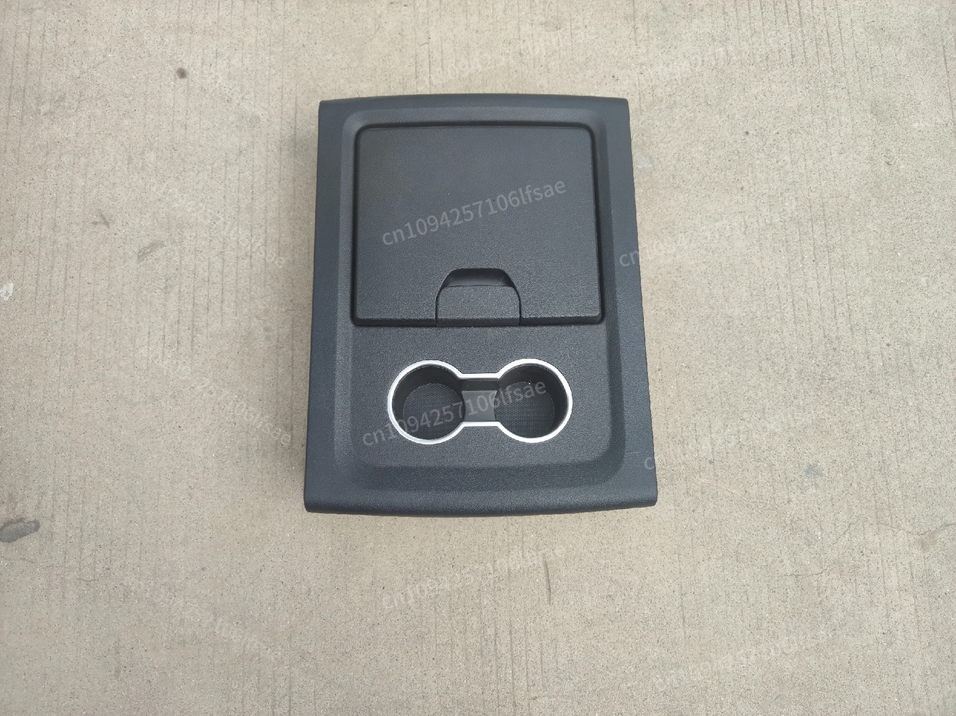 Mercedes-Benz New Vito Armrest Box, Vito Central Armrest Box, Middle Water Cup Holder, Glove Box, Armrest Box Button
Mercedes-Benz New Vito Armrest Box, Vito Central Armrest Box, Middle Water Cup Holder, Glove Box, Armrest Box Button