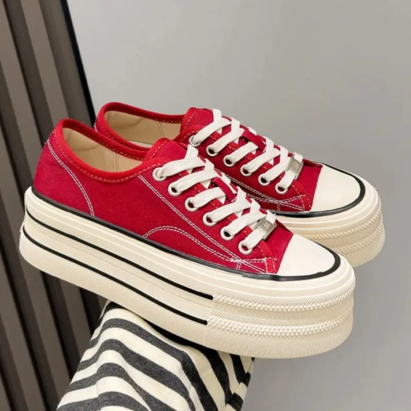 Fashion Women's Platform Canvas Shoes New Exquisite Flat Casual Shoes for Woman Quality Board Shoe Designer Shoes Zapatos Mujer
Fashion Women's Platform Canvas Shoes New Exquisite Flat Casual Shoes for Woman Quality Board Shoe Designer Shoes Zapatos Mujer