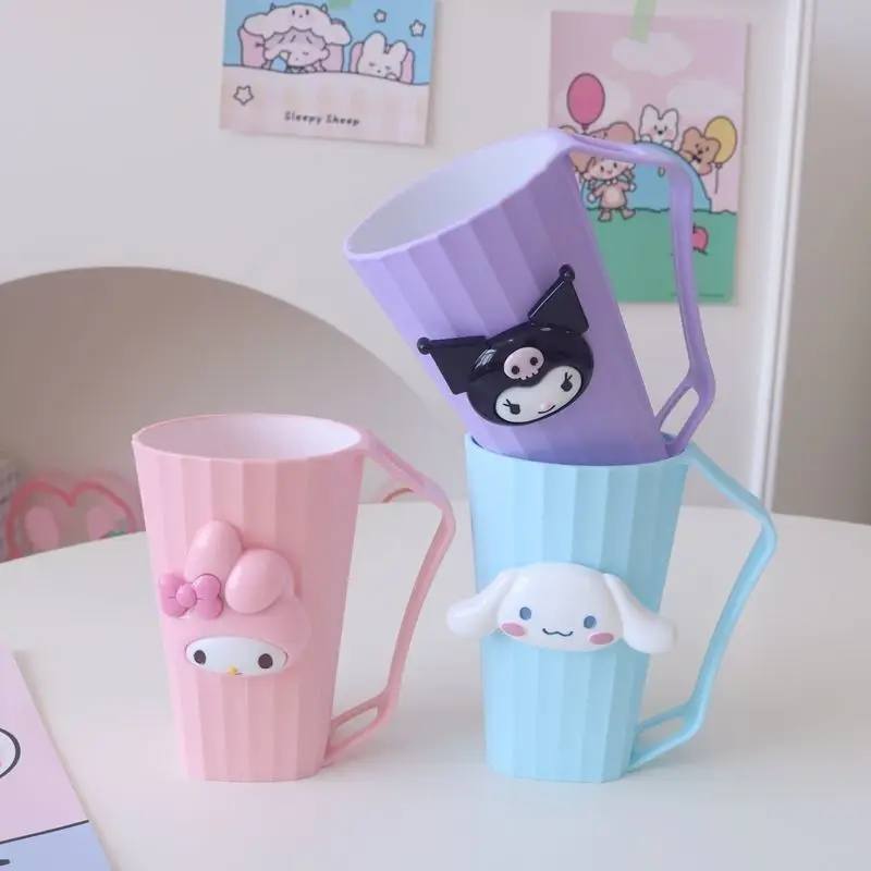 Sanrio Cute My Melody Kuromi Cinnamoroll Toothbrush Cup Portable Student Travel Mug
Sanrio Cute My Melody Kuromi Cinnamoroll Toothbrush Cup Portable Student Travel Mug