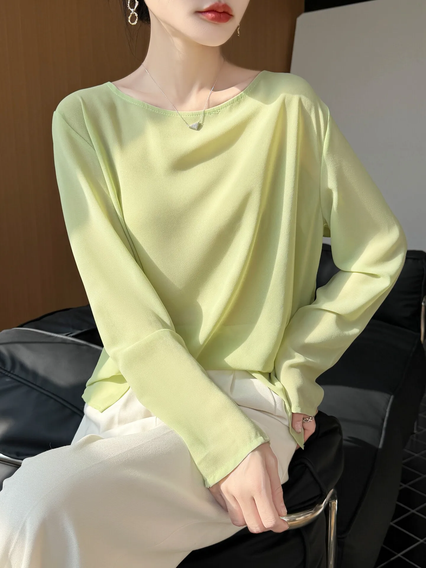 Ladies Loose Fit Long Sleeve round Neck T-Shirt Chiffon Thin Cool Feeling Shirt Lazy Style Cover up High Waist Design Summer
Ladies Loose Fit Long Sleeve round Neck T-Shirt Chiffon Thin Cool Feeling Shirt Lazy Style Cover up High Waist Design Summer
