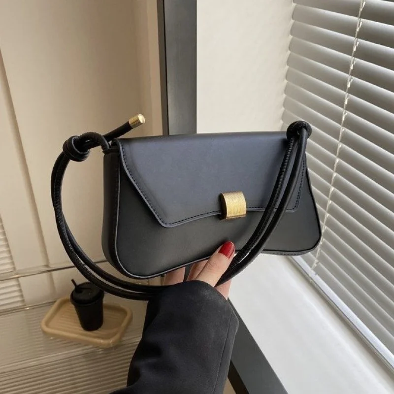 Высококачественная роскошная брендовая женская сумка через плечо, модная кожаная элегантная сумка через плечо, модный дизайн, винтажная повседневная сумка 
Высококачественная роскошная брендовая женская сумка через плечо, модная кожаная элегантная сумка через плечо, модный дизайн, винтажная повседневная сумка