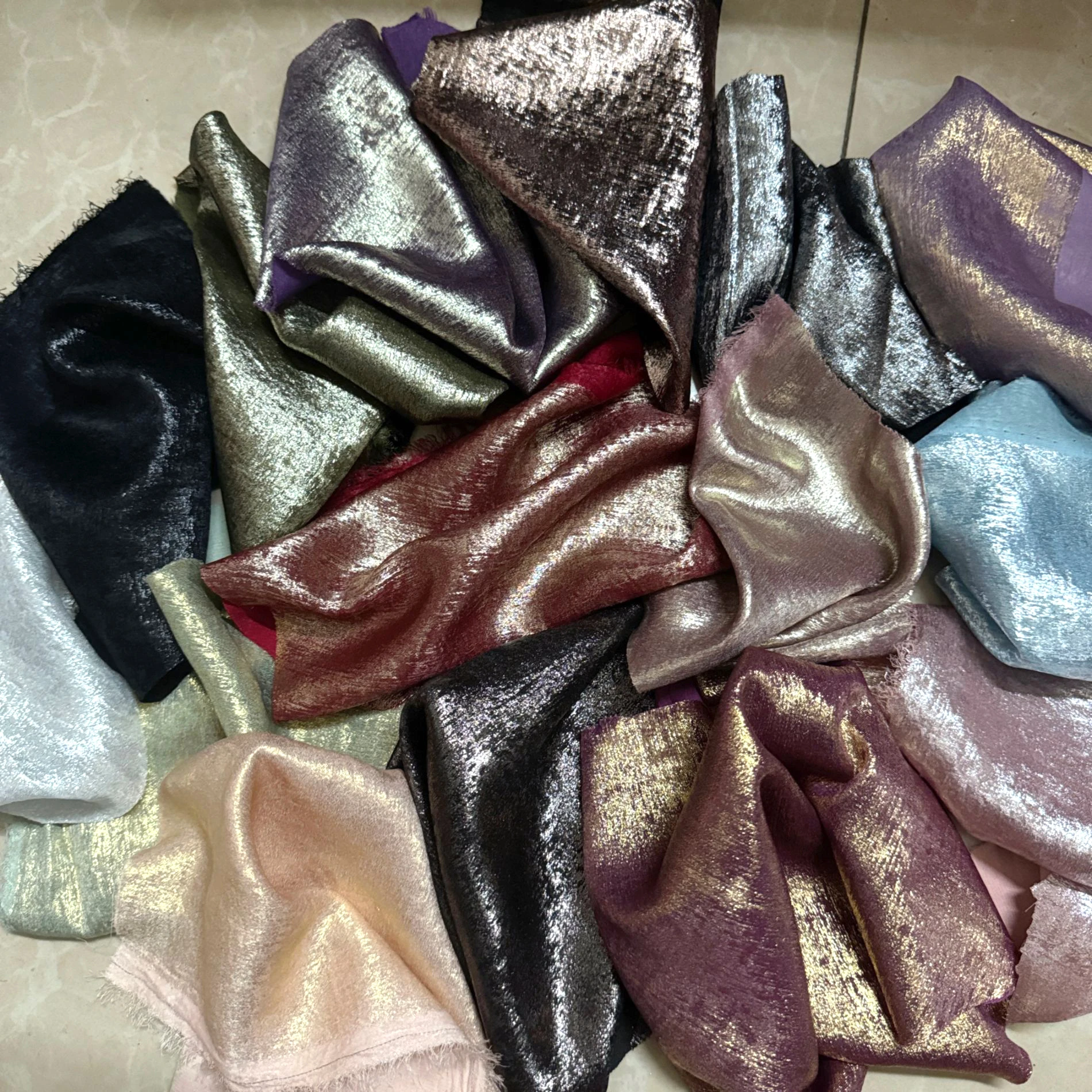 Silver Bronzing Chiffon Fabric Upgrade Smooth Flowy Material for Dresses Scarves Curtains Saree Wedding Decor Backdrops
Silver Bronzing Chiffon Fabric Upgrade Smooth Flowy Material for Dresses Scarves Curtains Saree Wedding Decor Backdrops