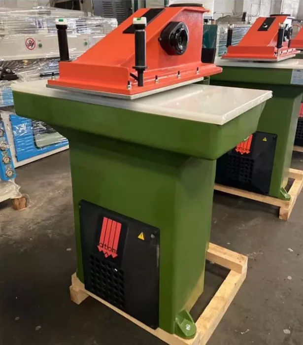 VS922 Leather Shoe Cutting Machine Automatic Hydraulic Swing Arm Clicker Press Die Cutting Press Machine
VS922 Leather Shoe Cutting Machine Automatic Hydraulic Swing Arm Clicker Press Die Cutting Press Machine