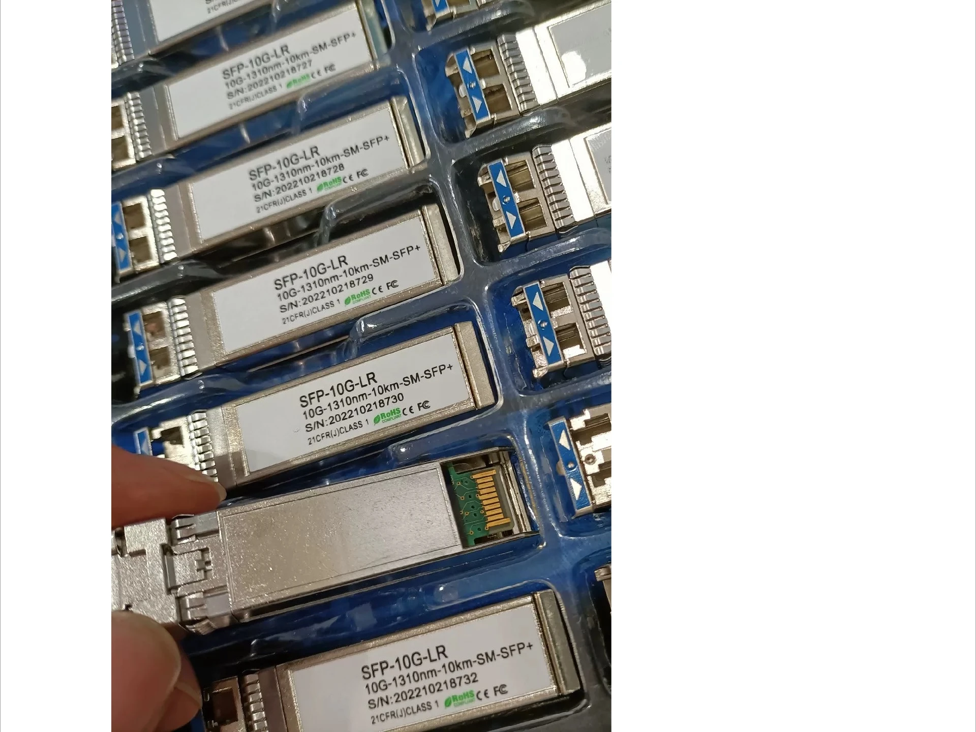 SFP-10G-LR 10G 1310nm 10km SMF Dual Fiber SFP+ Optical Transceiver Module
SFP-10G-LR 10G 1310nm 10km SMF Dual Fiber SFP+ Optical Transceiver Module