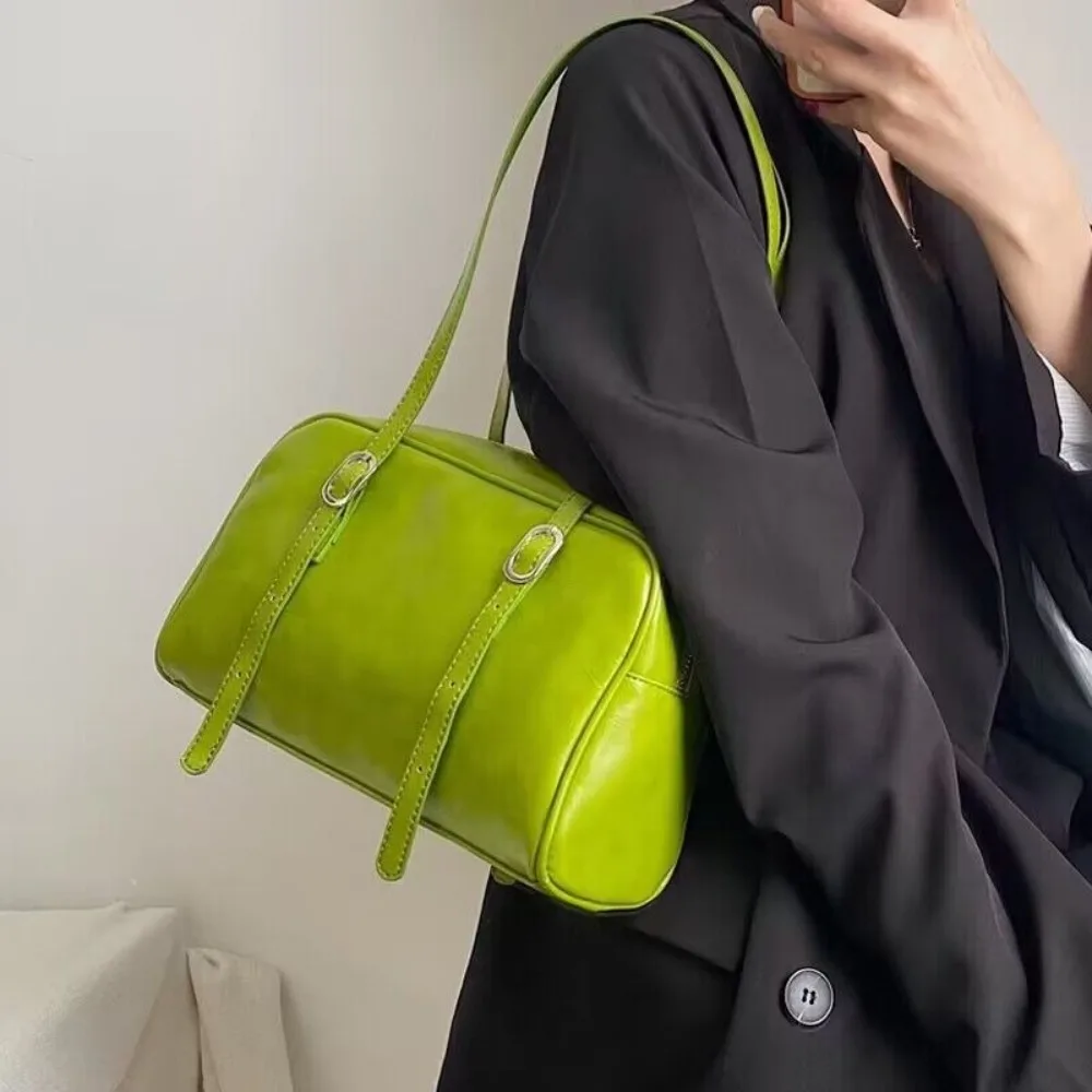 Luxury Green Boston Bag Korean Style Solid Color PU Leather Shoulder Bag Tote Bag Pillow Bag Underarm Bag Daily
Luxury Green Boston Bag Korean Style Solid Color PU Leather Shoulder Bag Tote Bag Pillow Bag Underarm Bag Daily