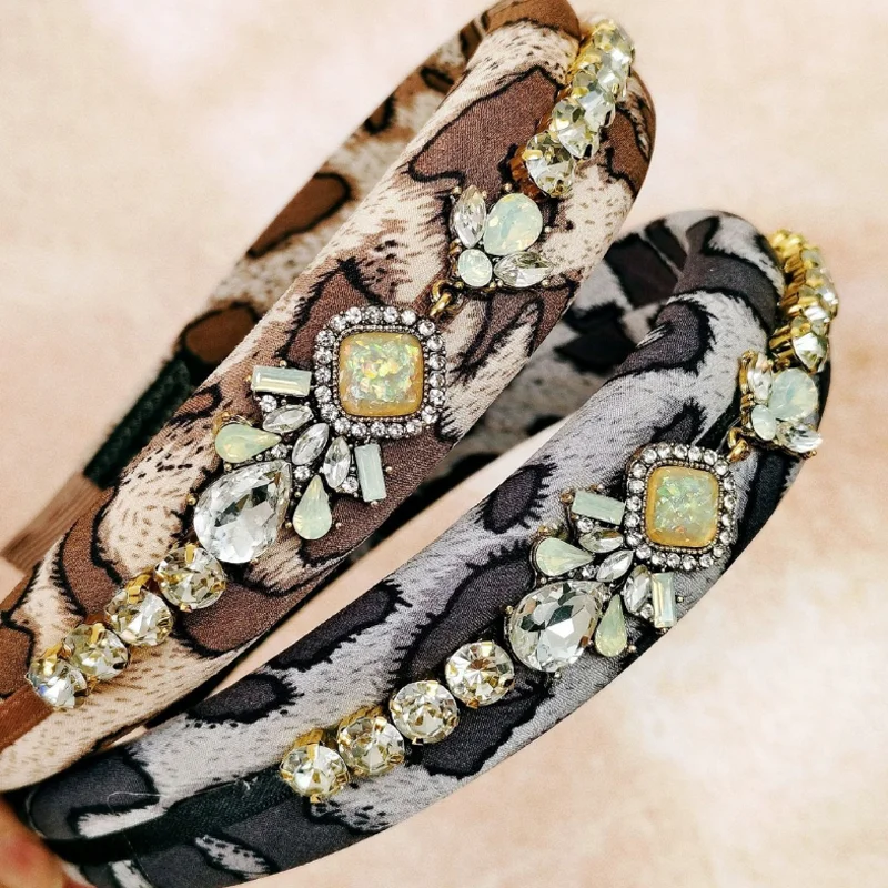 Vintage Leopard Print Pearl Diamond Headbands Hair Bands Daily Pressed Hair Hairbands Accessories Women Outdoor Hair Clip
Vintage Leopard Print Pearl Diamond Headbands Hair Bands Daily Pressed Hair Hairbands Accessories Women Outdoor Hair Clip
