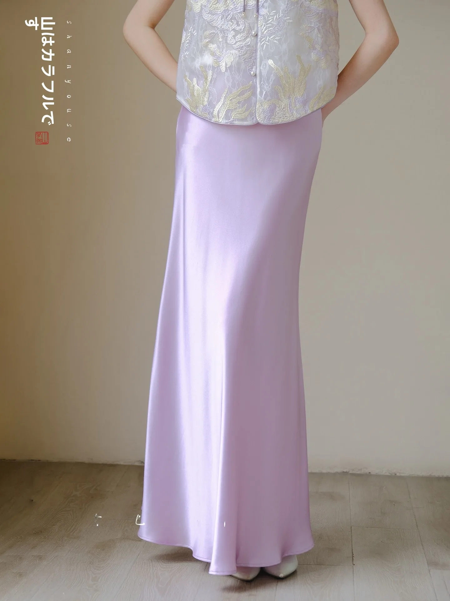 Новая китайская юбка-миди Ele New Sle f Skirt Mountain Evening e Sinking Dragon 2025 из высококачественного ацетата для женщин
Новая китайская юбка-миди Ele New Sle f Skirt Mountain Evening e Sinking Dragon 2025 из высококачественного ацетата для женщин