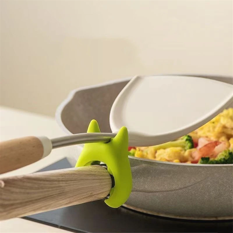 Rice Spoon Holder Silicone Storage Rack, Kitchen Wall-Mounted Cooker Spoon Shelf, Placement Rack Utensils Stand Spoon Holder
Rice Spoon Holder Silicone Storage Rack, Kitchen Wall-Mounted Cooker Spoon Shelf, Placement Rack Utensils Stand Spoon Holder