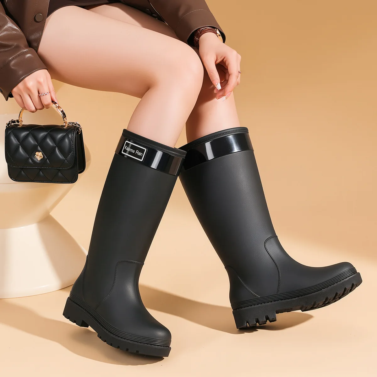 Fashionable Women's High Tube Rain Boots Non-slip Thickened Women's Waterproof Shoes Adult Outdoor Gardening Work Commuting Shoe
Fashionable Women's High Tube Rain Boots Non-slip Thickened Women's Waterproof Shoes Adult Outdoor Gardening Work Commuting Shoe