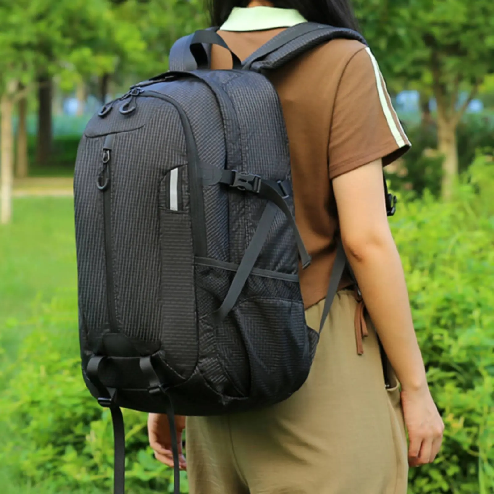 Hiking Backpack Lightweight Outdoor Climbing Daypack Multifunctional Sports Backpack Wear-Resistant for Travelers, Camping, Gym
Hiking Backpack Lightweight Outdoor Climbing Daypack Multifunctional Sports Backpack Wear-Resistant for Travelers, Camping, Gym