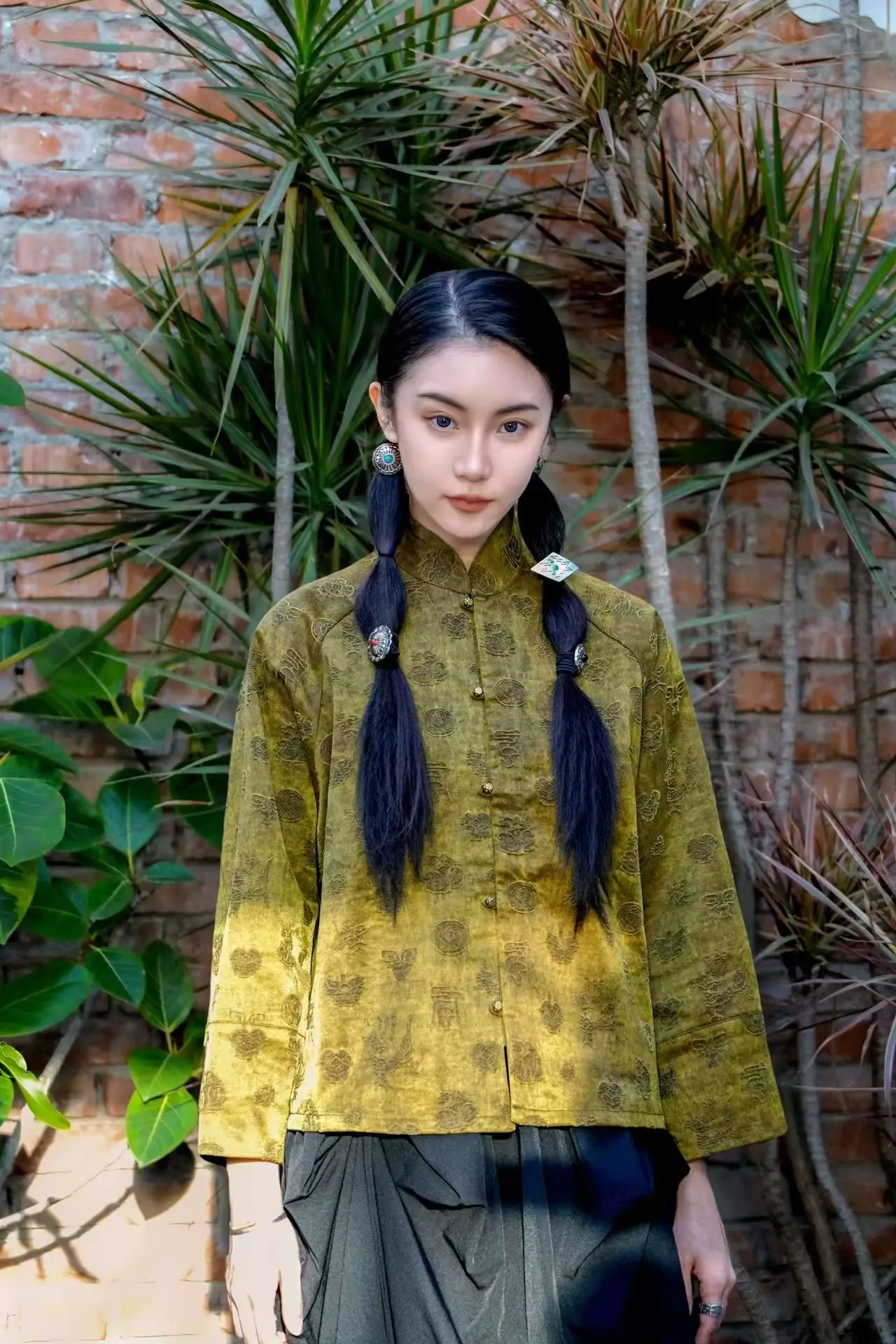 Chinese style women's silk jacket china new design comfortable silk jacquard embroidery craft coat women's hanfu style jacket
Chinese style women's silk jacket china new design comfortable silk jacquard embroidery craft coat women's hanfu style jacket