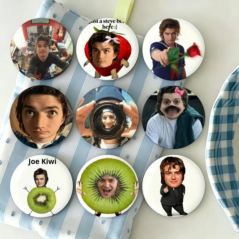 meme Joe Keery Stranger Badges 25 32 44 58 75 mm Round Fans Collect Friends Gifts Brooch Souvenir
meme Joe Keery Stranger Badges 25 32 44 58 75 mm Round Fans Collect Friends Gifts Brooch Souvenir