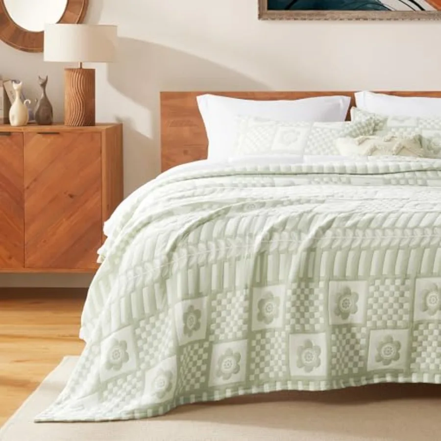 Floral Quilt Set Size Jacquard Cotton Blend Quilt Soft and Lightweight Quilt Set with 2 Pillow Shams 3 Pieces Bedspread Coverle
Floral Quilt Set Size Jacquard Cotton Blend Quilt Soft and Lightweight Quilt Set with 2 Pillow Shams 3 Pieces Bedspread Coverle