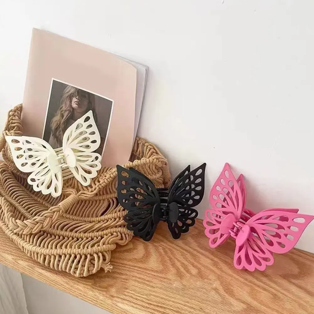3Pcs Butterflies Hair Clips Modern Chic Large Jaw Clips for Women Daily Wear Wedding Birthday Ceremony Photo Shoot Hair
3Pcs Butterflies Hair Clips Modern Chic Large Jaw Clips for Women Daily Wear Wedding Birthday Ceremony Photo Shoot Hair
