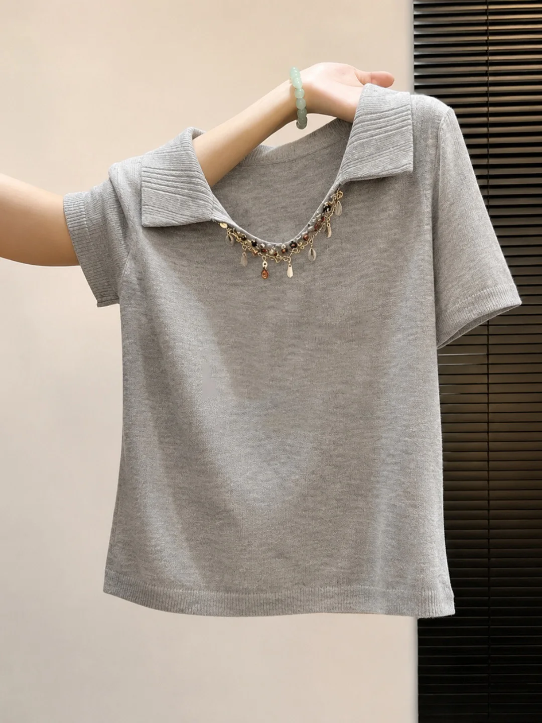 Elegant Ice Silk Knitted Top Korean Style Commute Short Sleeve Overhead Unique Fashionable Ageless Summer 2026 Women's Shirt
Elegant Ice Silk Knitted Top Korean Style Commute Short Sleeve Overhead Unique Fashionable Ageless Summer 2026 Women's Shirt