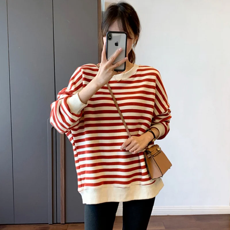Korean Women's Clothing Vintage Red Stripe Loose Pullover Fashion Print Sweatshirt Lazy Casual Raglan Sleeves Pullover Autumn
Korean Women's Clothing Vintage Red Stripe Loose Pullover Fashion Print Sweatshirt Lazy Casual Raglan Sleeves Pullover Autumn