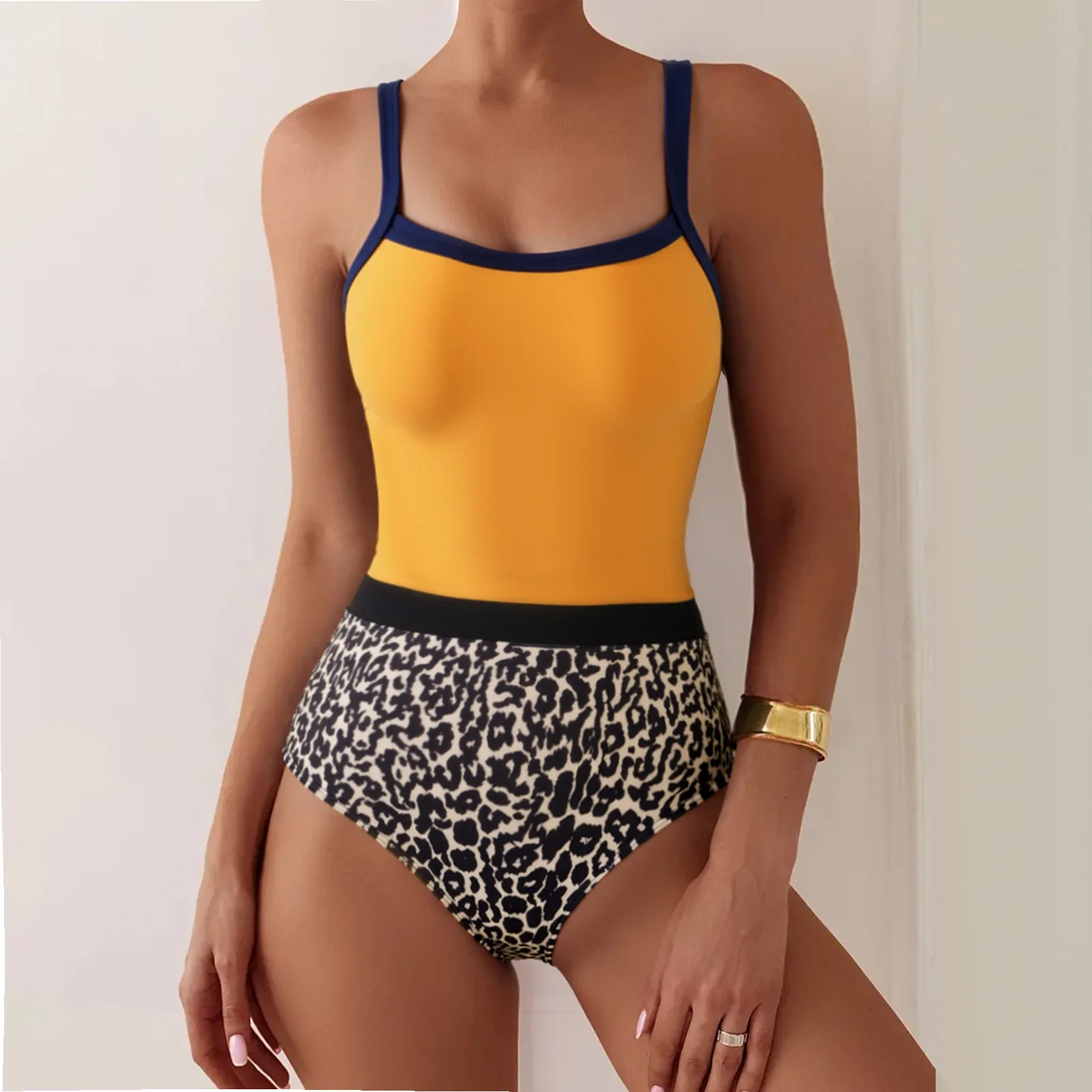 2025 Sexy One-Piece Swimsuit Color Block Bathing Suit for Women Summer Beach Swimwear Sexy Holiday Backless Corset Bodysuit New
2025 Sexy One-Piece Swimsuit Color Block Bathing Suit for Women Summer Beach Swimwear Sexy Holiday Backless Corset Bodysuit New