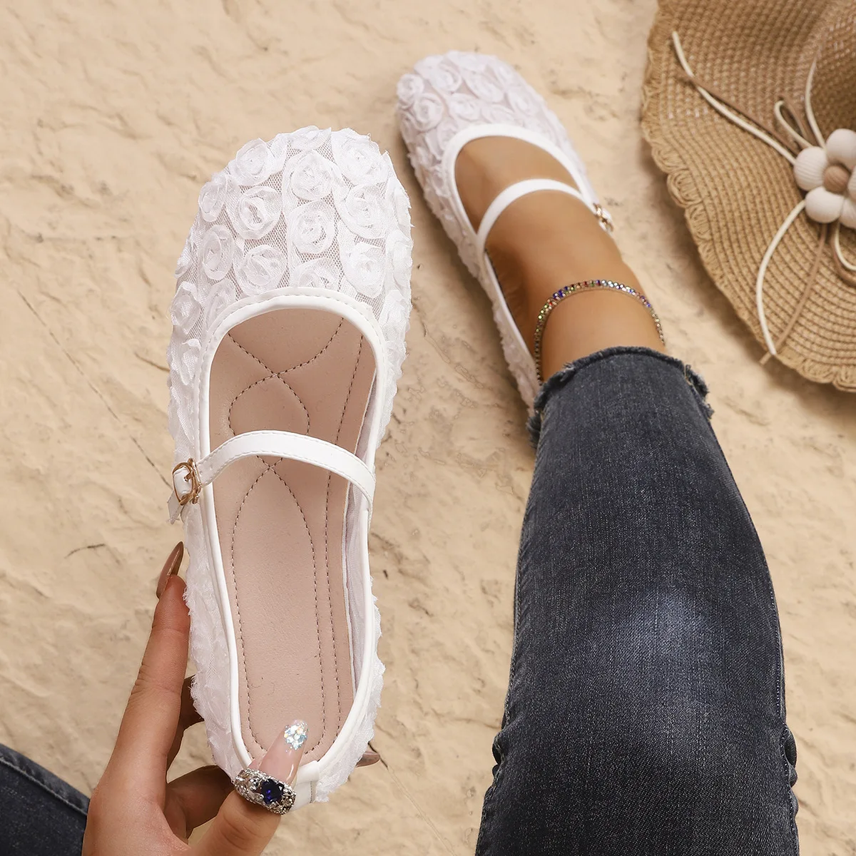 Rose mesh Mary Jane flat pink floral embroidery ballet lace adjustable buckle single shoes
Rose mesh Mary Jane flat pink floral embroidery ballet lace adjustable buckle single shoes