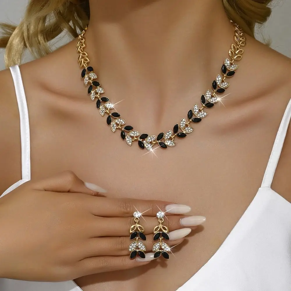 1 Pc Exquisite Crystal Jewelry Set Temperament Shining Rhinestone Earrings Elegant Necklace For Women
1 Pc Exquisite Crystal Jewelry Set Temperament Shining Rhinestone Earrings Elegant Necklace For Women