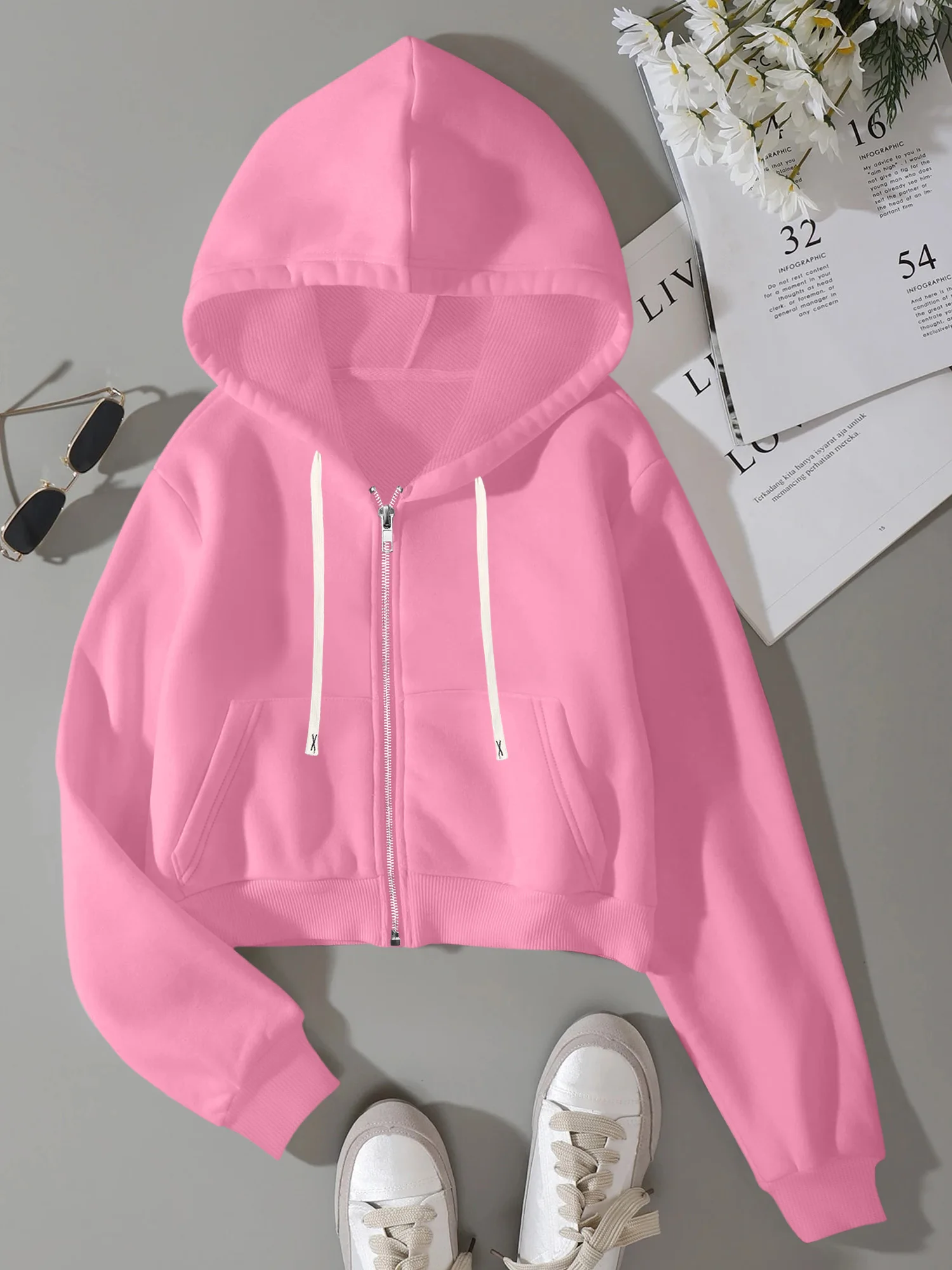 Chic Streetwear Cropped Zip Hoodie Women Long Sleeve Drawstring Jacket Trendy Basic Top with Pockets for Daily Outfit Streetwear
Chic Streetwear Cropped Zip Hoodie Women Long Sleeve Drawstring Jacket Trendy Basic Top with Pockets for Daily Outfit Streetwear