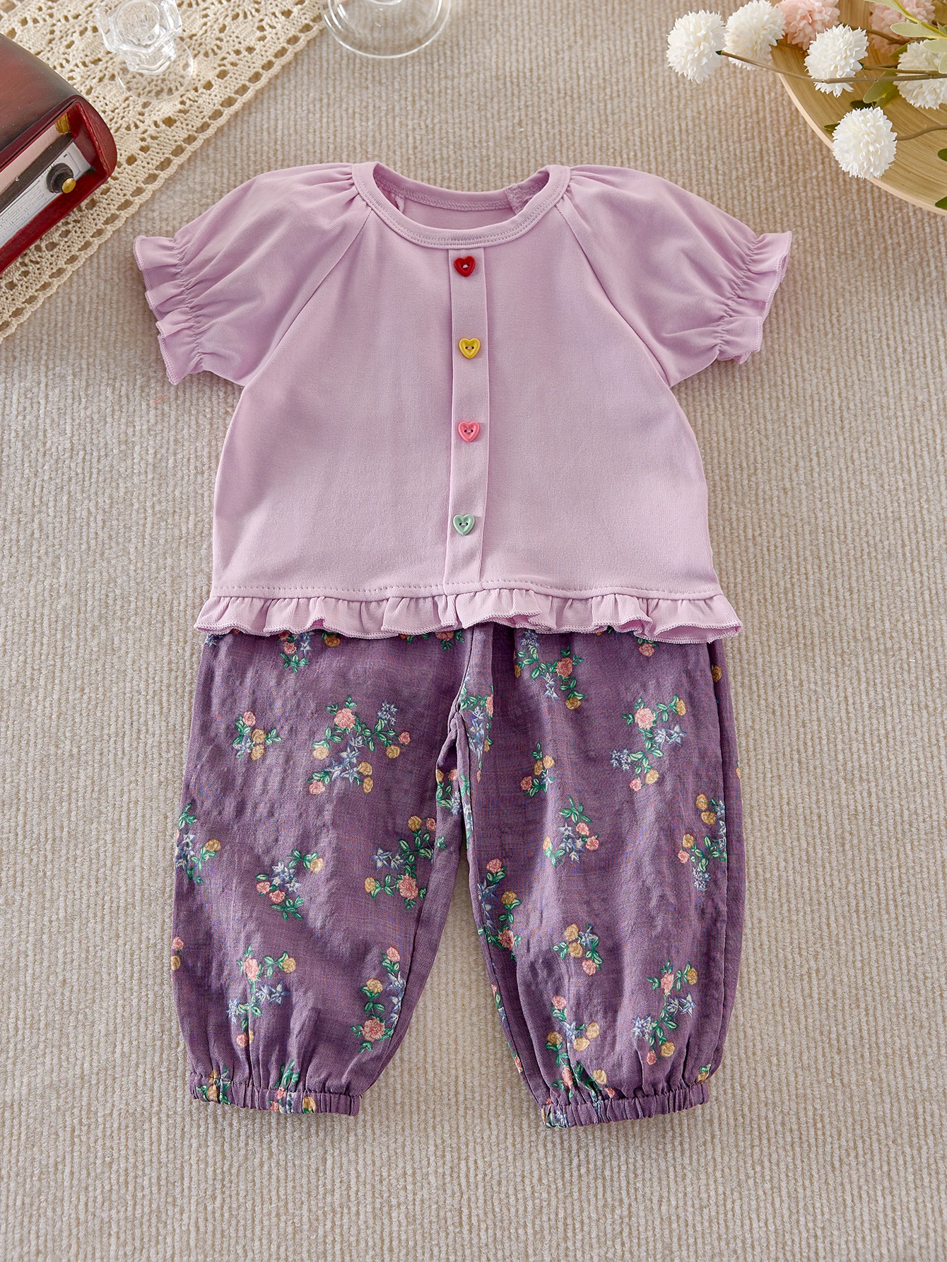 Summer baby girls go out with a two-piece casual suit of short-sleeved top and long pants, full print long pants
Summer baby girls go out with a two-piece casual suit of short-sleeved top and long pants, full print long pants