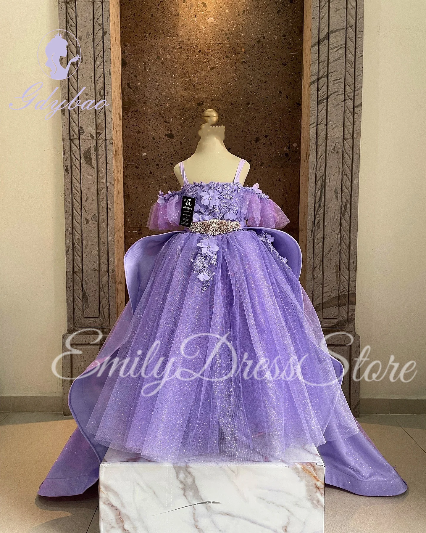 Customized Purple Flower Girl Dress for Wedding 3d Applique Sleeveless With Tail Luxury Kids Birthday Party First Communion Gown
Customized Purple Flower Girl Dress for Wedding 3d Applique Sleeveless With Tail Luxury Kids Birthday Party First Communion Gown