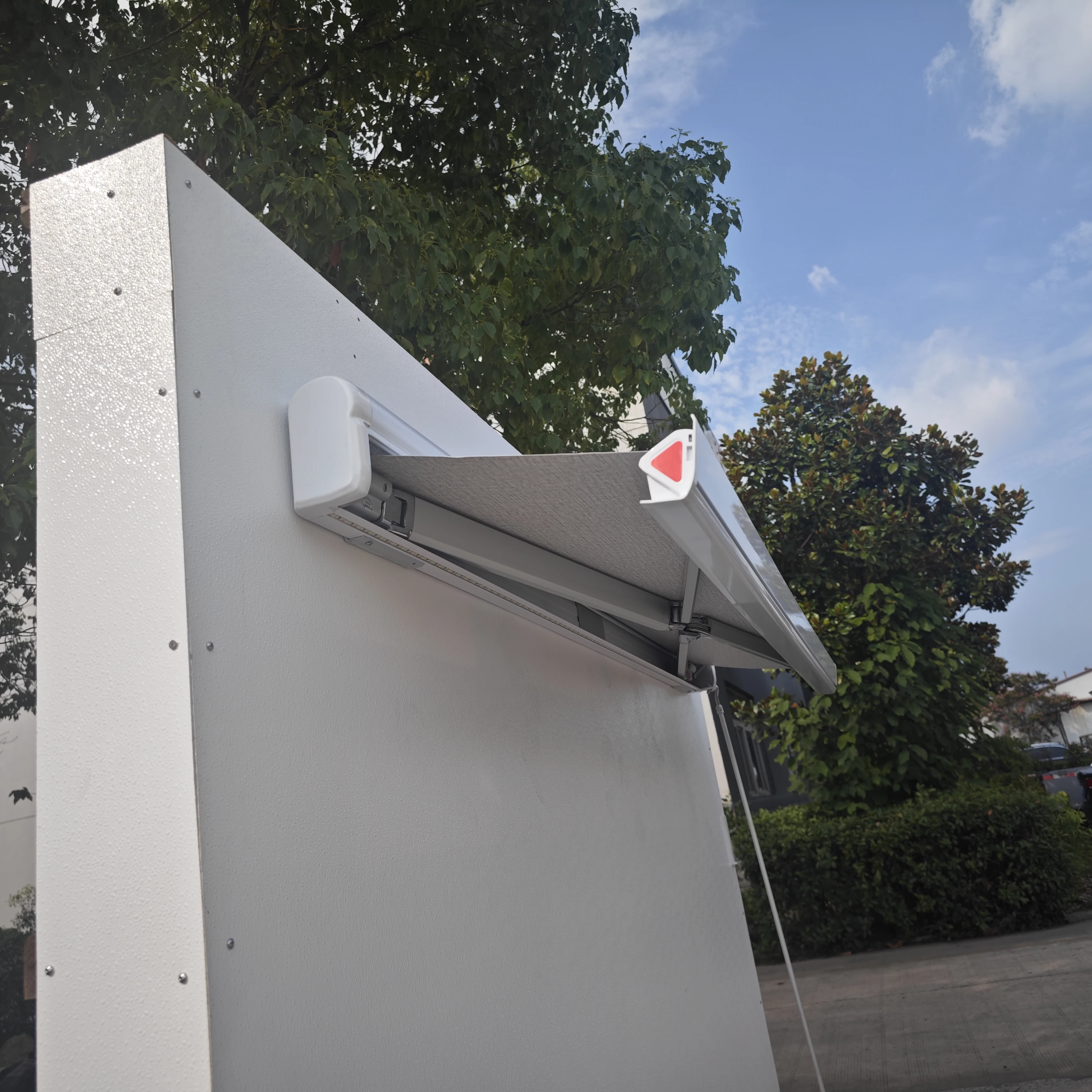 1.5x1.0m Electric Remote Control Outdoor RV Side-mounted Awning Rv Sunshade for Recreational Vehicle
1.5x1.0m Electric Remote Control Outdoor RV Side-mounted Awning Rv Sunshade for Recreational Vehicle