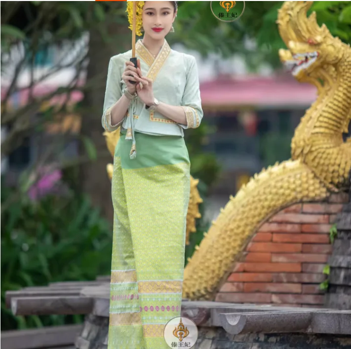 Women's Thai Set Southeast Asian Style Welcome Dress
Women's Thai Set Southeast Asian Style Welcome Dress