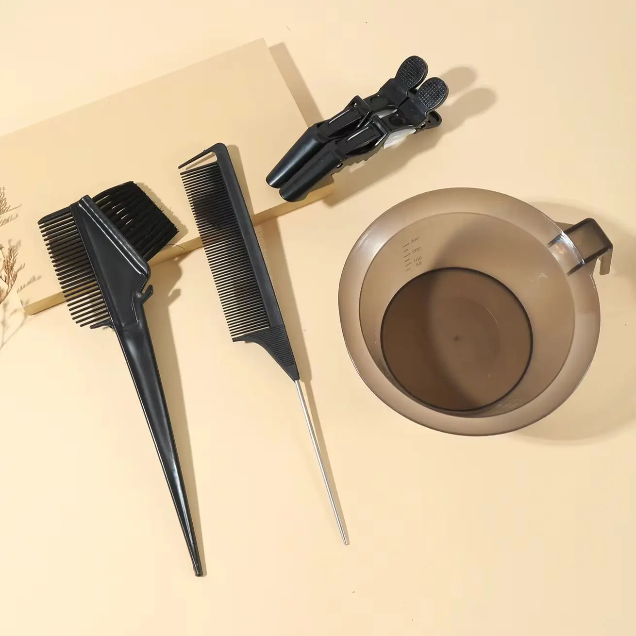 5 pieces/set hair dye brush hair dye bowl hair dye brush comb partition hair clip set hair dye set,Special for real hair wigs
5 pieces/set hair dye brush hair dye bowl hair dye brush comb partition hair clip set hair dye set,Special for real hair wigs