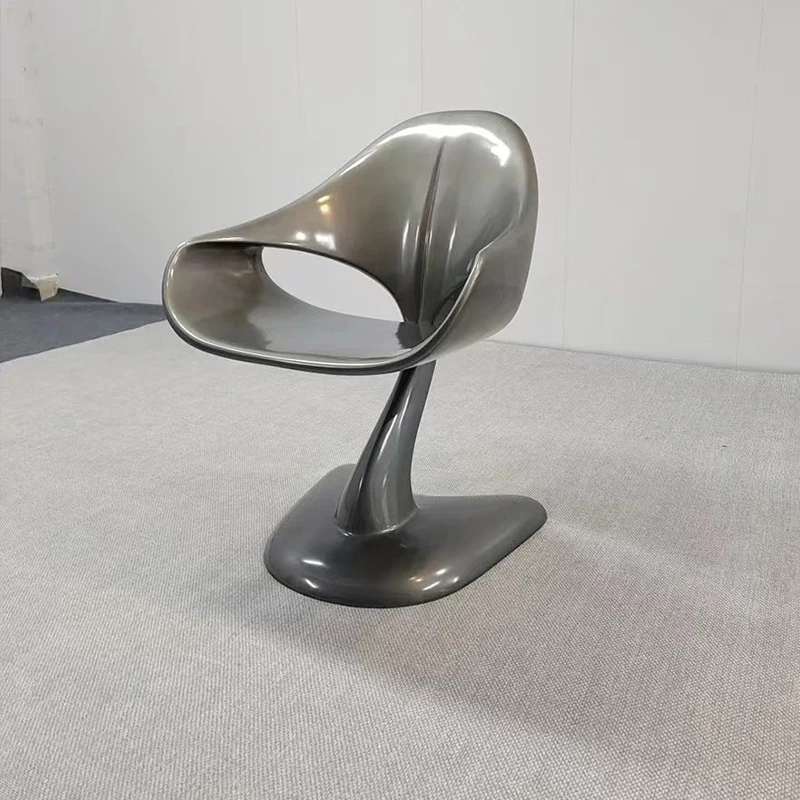 Special-shaped fiberglass whale chair hotel model room light luxury high-end design Internet celebrity alien chair
Special-shaped fiberglass whale chair hotel model room light luxury high-end design Internet celebrity alien chair