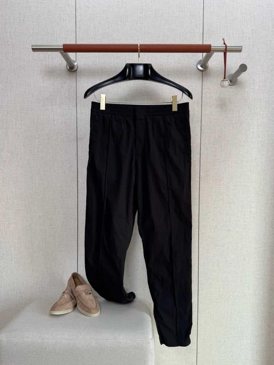 Легкие, удобные, эластичные повседневные брюки для мужчин из смесового хлопка, мягкие, дышащие, прямого кроя, из нейтрального полиуретана
Легкие, удобные, эластичные повседневные брюки для мужчин из смесового хлопка, мягкие, дышащие, прямого кроя, из нейтрального полиуретана