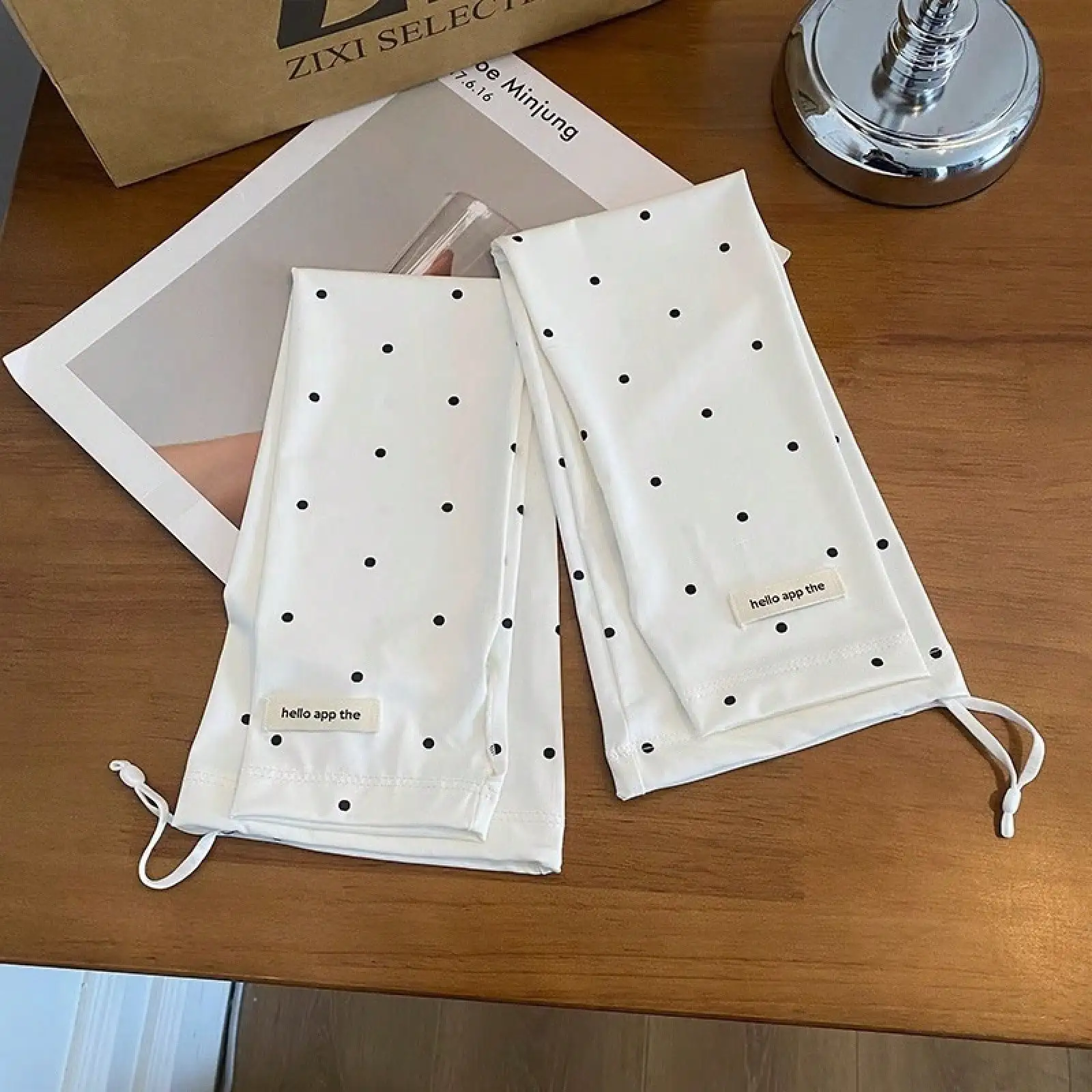 Polka Dot Loose Sunscreen Sleeves Women's Summer Outdoor Riding Driving Breathable Sunshade Ice Sleeves Tide
Polka Dot Loose Sunscreen Sleeves Women's Summer Outdoor Riding Driving Breathable Sunshade Ice Sleeves Tide