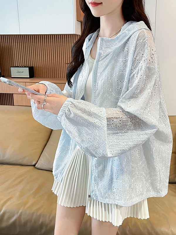 Summer New Women's Loose Casual Embroidered See-through Hooded Zipper Cardigan Short Shirt Jacket Sun Protection Polyester Fiber
Summer New Women's Loose Casual Embroidered See-through Hooded Zipper Cardigan Short Shirt Jacket Sun Protection Polyester Fiber
