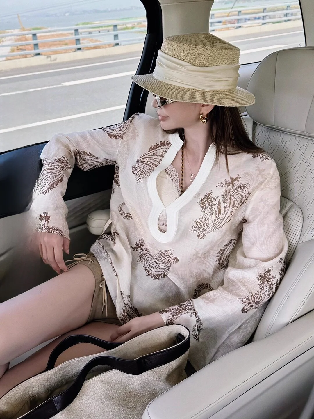 Lililiwj French Style Long Sleeve Shirt Linen V Neck Printed Loose Fit Women's Summer Fashion Breathable Comfortable Top
Lililiwj French Style Long Sleeve Shirt Linen V Neck Printed Loose Fit Women's Summer Fashion Breathable Comfortable Top