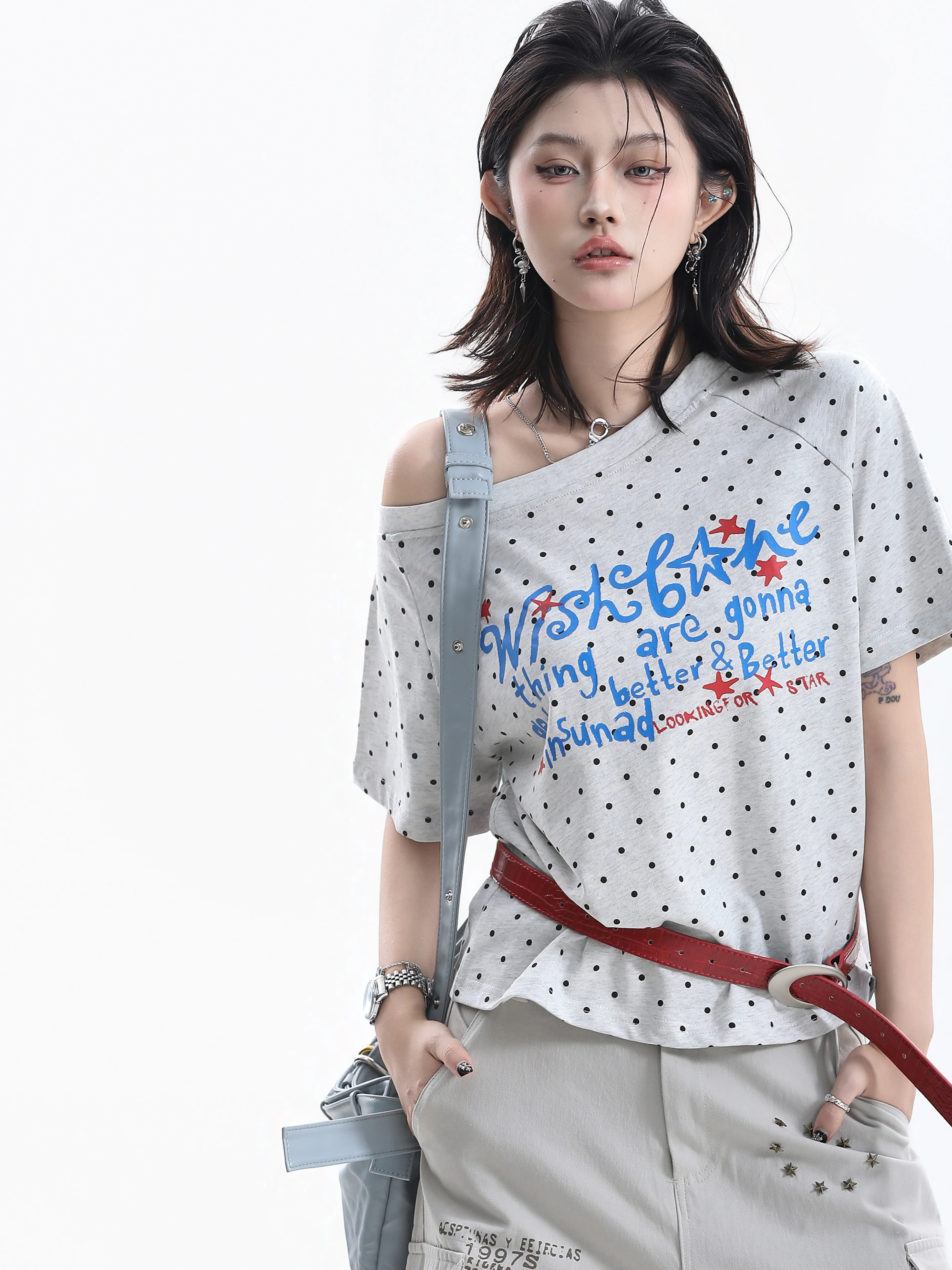 Casual Polka Dot Short Sleeve Loose Women's T-shirt Shoulder Bared Comfortable Cotton Top for Young Girls Summer Fashion
Casual Polka Dot Short Sleeve Loose Women's T-shirt Shoulder Bared Comfortable Cotton Top for Young Girls Summer Fashion