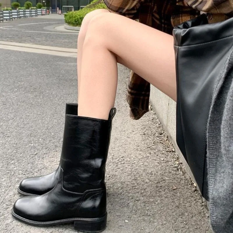 Women's Shoes Luxury Genuine Leather Western Cowboy Boots for Woman Classic Britain Mid Calf Boots Designer Shoes Botas Feminina
Women's Shoes Luxury Genuine Leather Western Cowboy Boots for Woman Classic Britain Mid Calf Boots Designer Shoes Botas Feminina