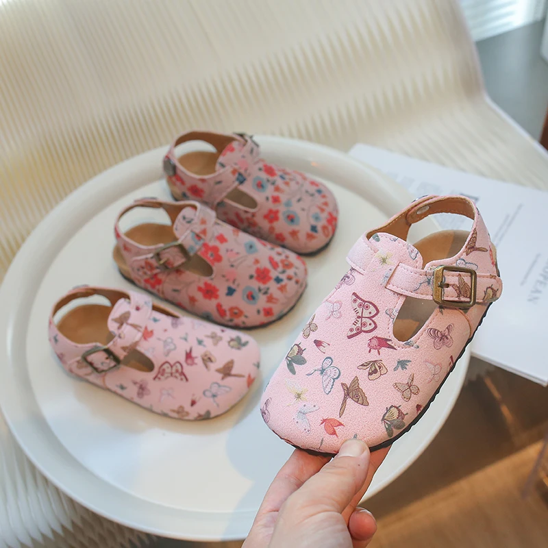 Kids Toes Capped Suede Sandals for Girls 2025 Summer Non-slip Sole Toddler Beach Shoes Floral Prints Comfort Chic Slip-on Shoes
Kids Toes Capped Suede Sandals for Girls 2025 Summer Non-slip Sole Toddler Beach Shoes Floral Prints Comfort Chic Slip-on Shoes