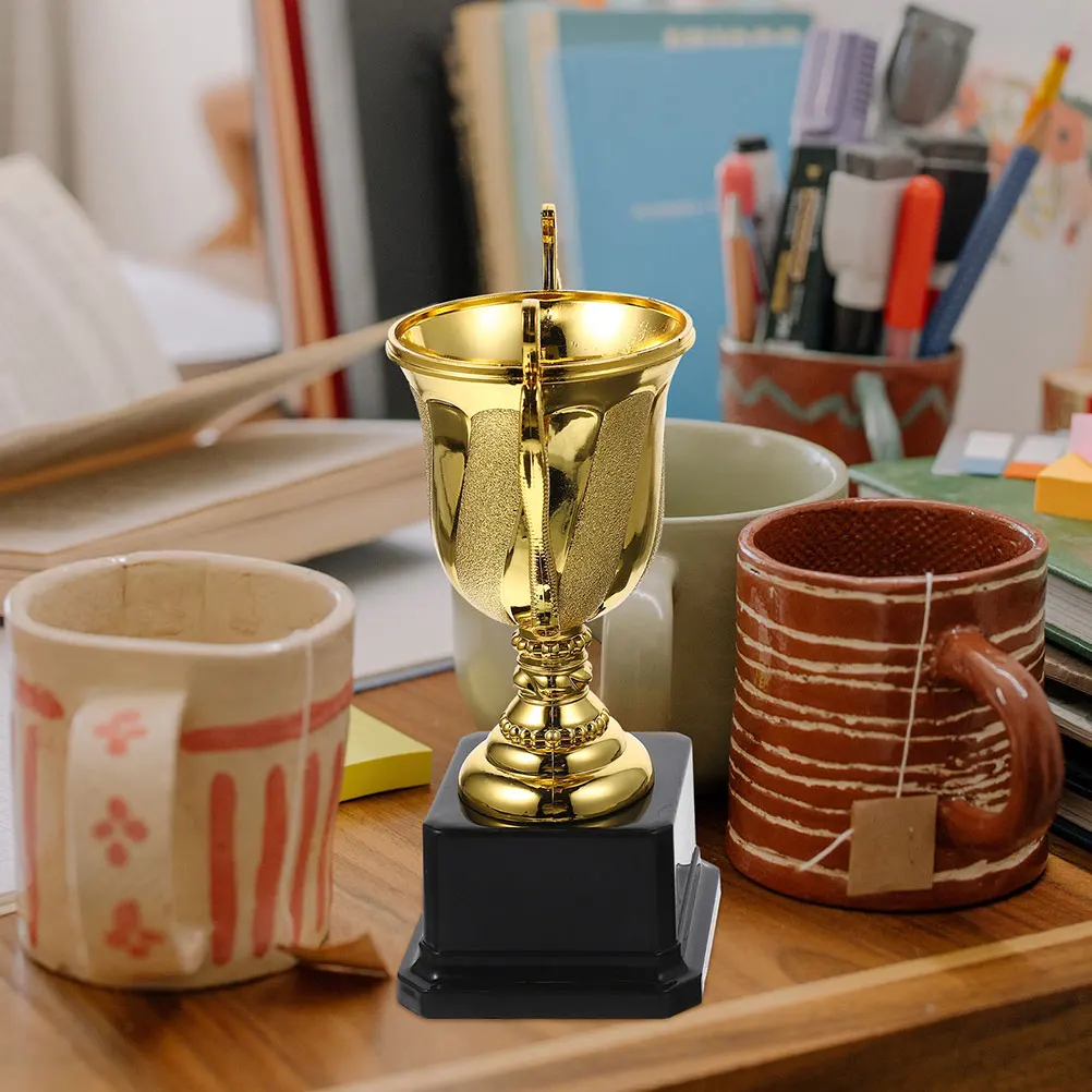 2pcs Imitation Gold Plastic Bright Color Excellent Workmanship Delicate Design Competition Award Trophy for Football Rugby
2pcs Imitation Gold Plastic Bright Color Excellent Workmanship Delicate Design Competition Award Trophy for Football Rugby