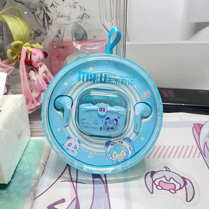 Cute Hatsune Miku Bluetooth Earphones Anime Noise-Canceling Headphones High-Quality Sound Girls Birthday Gift
Cute Hatsune Miku Bluetooth Earphones Anime Noise-Canceling Headphones High-Quality Sound Girls Birthday Gift