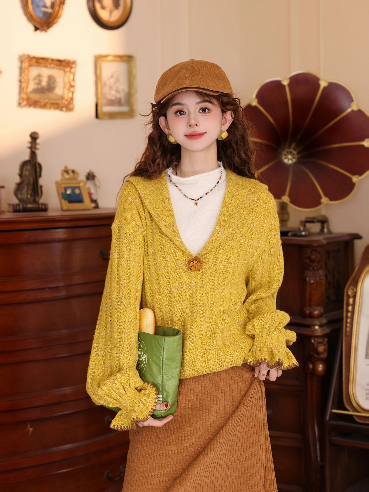 Chen Jiajie Retro Sunset Gold Knitted Sweater Women's Loose Versatile Design Top Splicing Long Sve Soft Polyester Blend
Chen Jiajie Retro Sunset Gold Knitted Sweater Women's Loose Versatile Design Top Splicing Long Sve Soft Polyester Blend