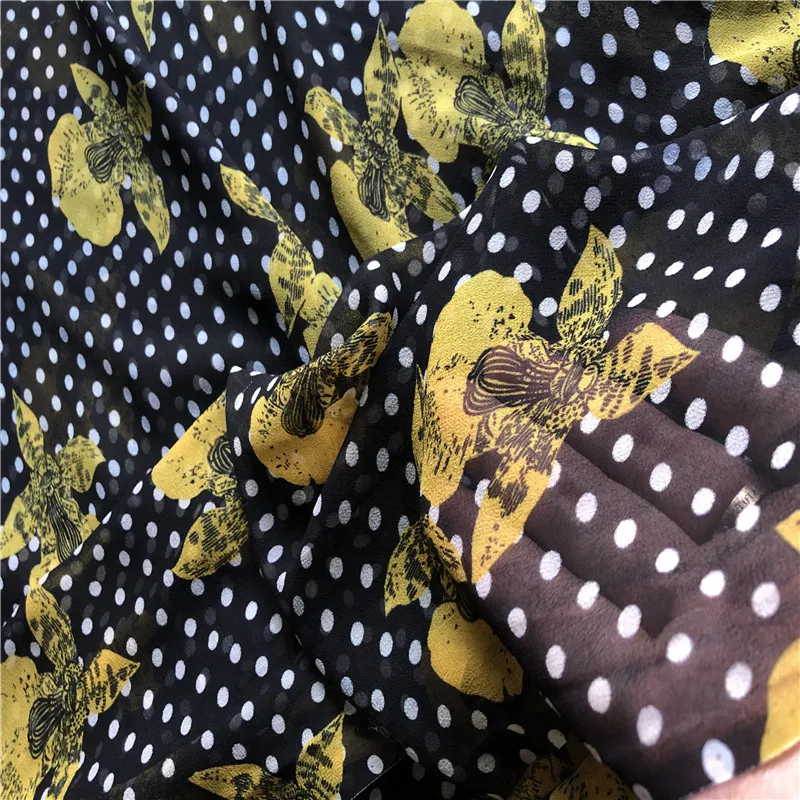 1 meter 100% Mulberry Silk 9 momme Thin Type Georgette Silk Fabric black floral printed 135cm 52.7" wide by the yard JJ057
1 meter 100% Mulberry Silk 9 momme Thin Type Georgette Silk Fabric black floral printed 135cm 52.7" wide by the yard JJ057