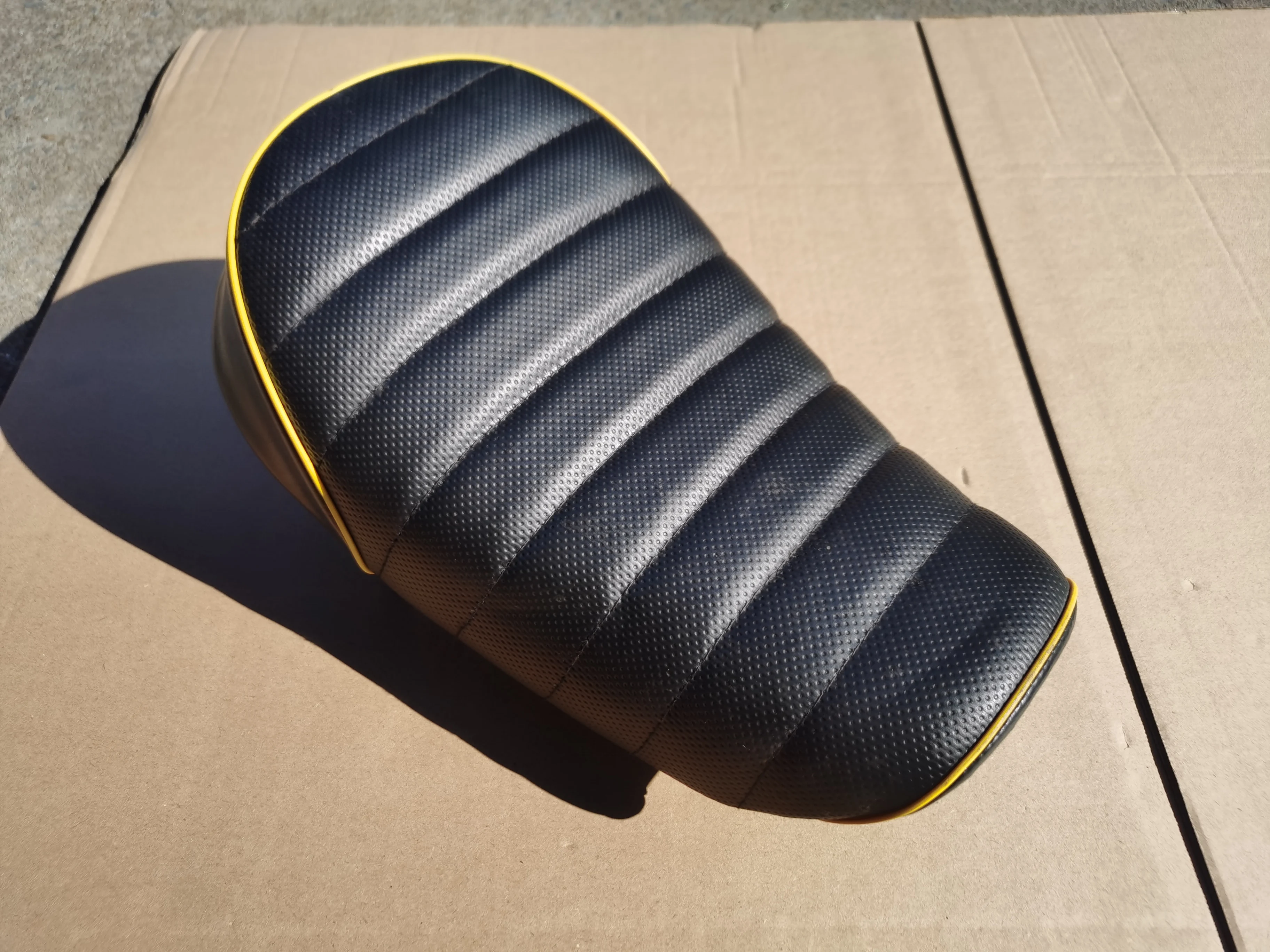 Black with Yellow Border Genuine Leather Seat Cushion for Honda Monkey Bike Mini Trail 50cc - Motorcycle Saddle Seat Cover
Black with Yellow Border Genuine Leather Seat Cushion for Honda Monkey Bike Mini Trail 50cc - Motorcycle Saddle Seat Cover