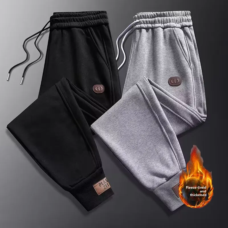 Мужские повседневные брюки на флисовой подкладке с эластичным поясом, спортивные брюки свободного кроя, большие размеры, модные осенне-зимние длинные брюки с манжетами
Мужские повседневные брюки на флисовой подкладке с эластичным поясом, спортивные брюки свободного кроя, большие размеры, модные осенне-зимние длинные брюки с манжетами