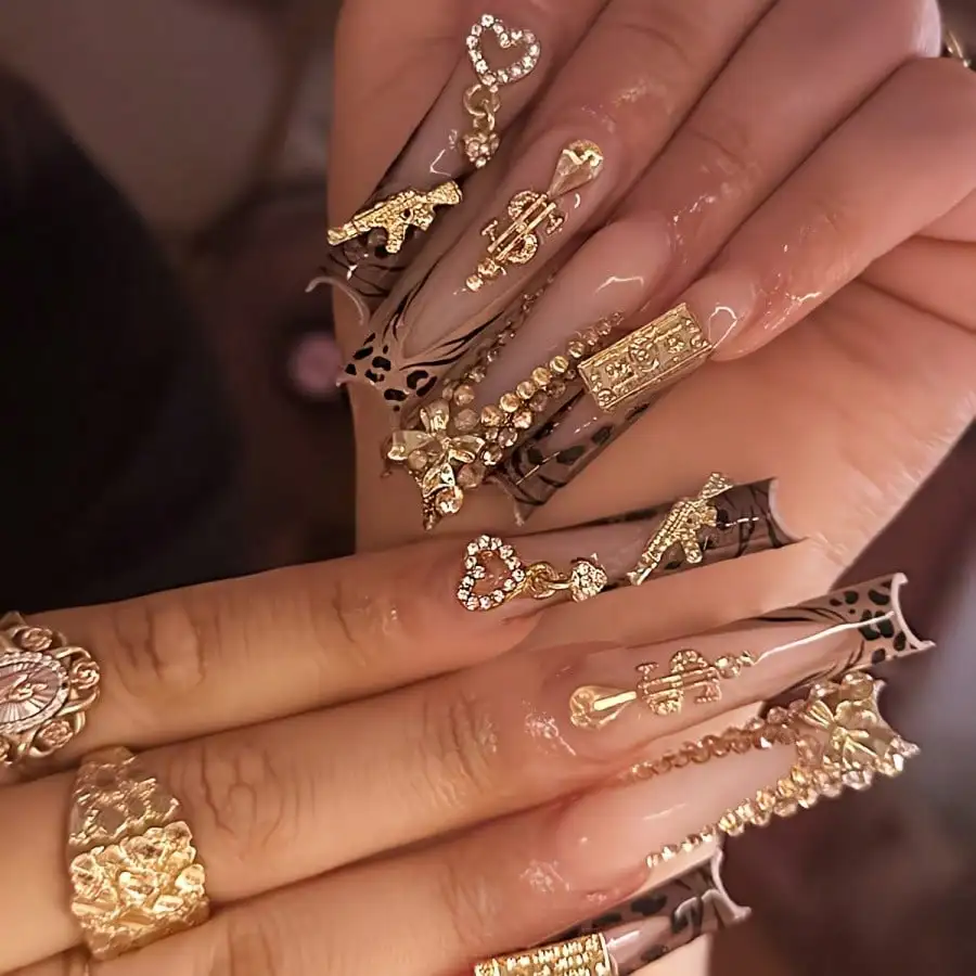 This Set Of 24 Rectangular Long Nails Is Adorned With Luxurious Rhinestones And Features A Leopard Print And Metallic Heart Coin Design, Perfect For Occasions. Ideal For Celebrations, Nail Salons, Or Manicures, It Comes With Gel Polish And A Nail File.
This Set Of 24 Rectangular Long Nails Is Adorned With Luxurious Rhinestones And Features A Leopard Print And Metallic Heart Coin Design, Perfect For Occasions. Ideal For Celebrations, Nail Salons, Or Manicures, It Comes With Gel Polish And A Nail File.