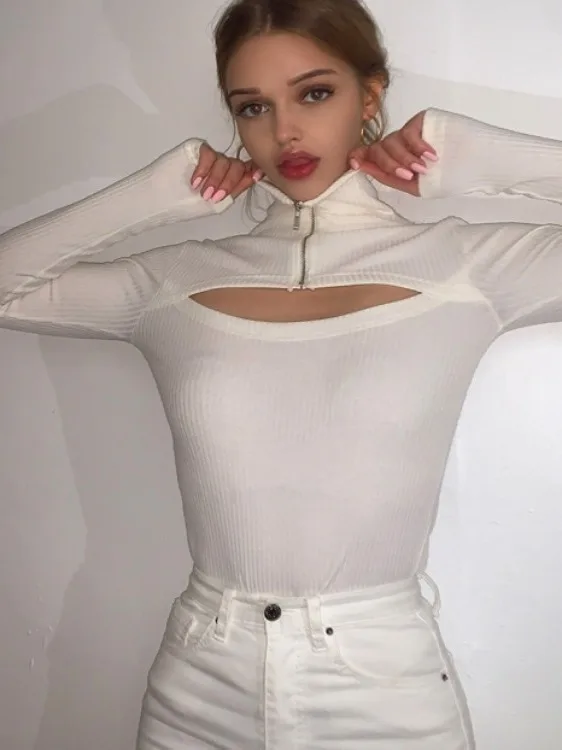 Korean Version New Irregular Polo Lapel Zipper Hollow Out Long Sleeve Pullover Women Solid Slim Knit Top
Korean Version New Irregular Polo Lapel Zipper Hollow Out Long Sleeve Pullover Women Solid Slim Knit Top