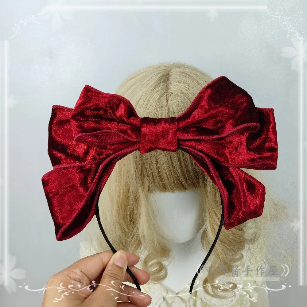 Повседневная бархатная повязка на голову с бантом KC, простая, универсальная, в стиле Лолита, ретро, французский стиль, аксессуар для волос для женщин
Повседневная бархатная повязка на голову с бантом KC, простая, универсальная, в стиле Лолита, ретро, французский стиль, аксессуар для волос для женщин
