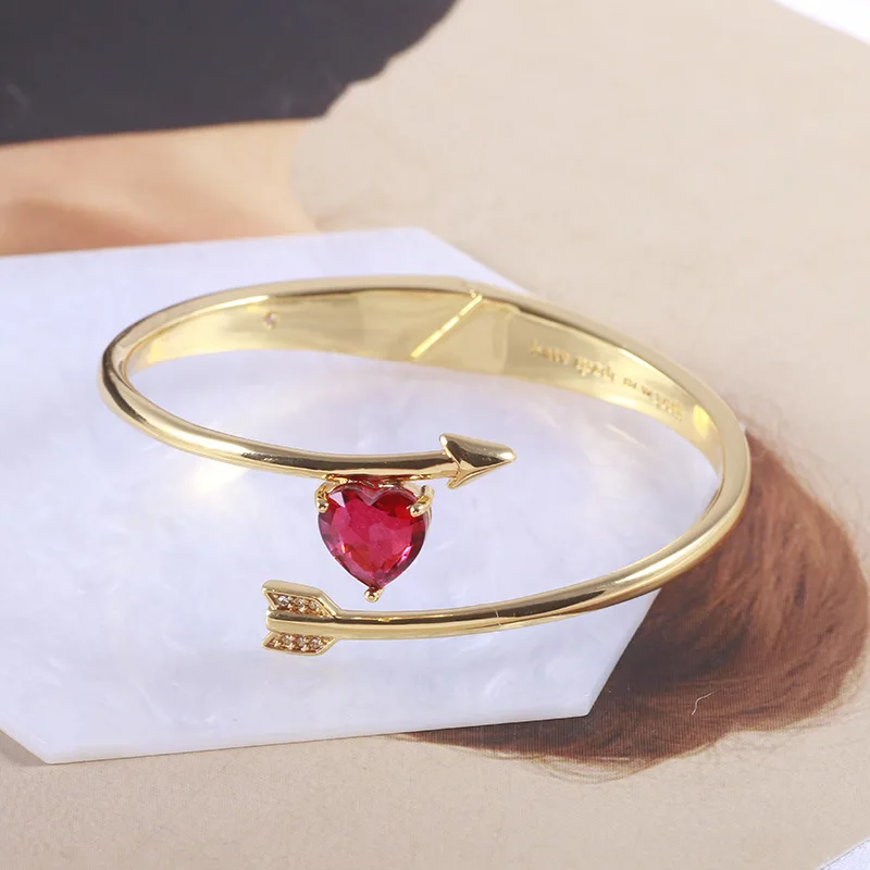 KS European and American Simple and Beautiful Shining Red Love Three-dimensional Peach Heart Opening Bracelet
KS European and American Simple and Beautiful Shining Red Love Three-dimensional Peach Heart Opening Bracelet