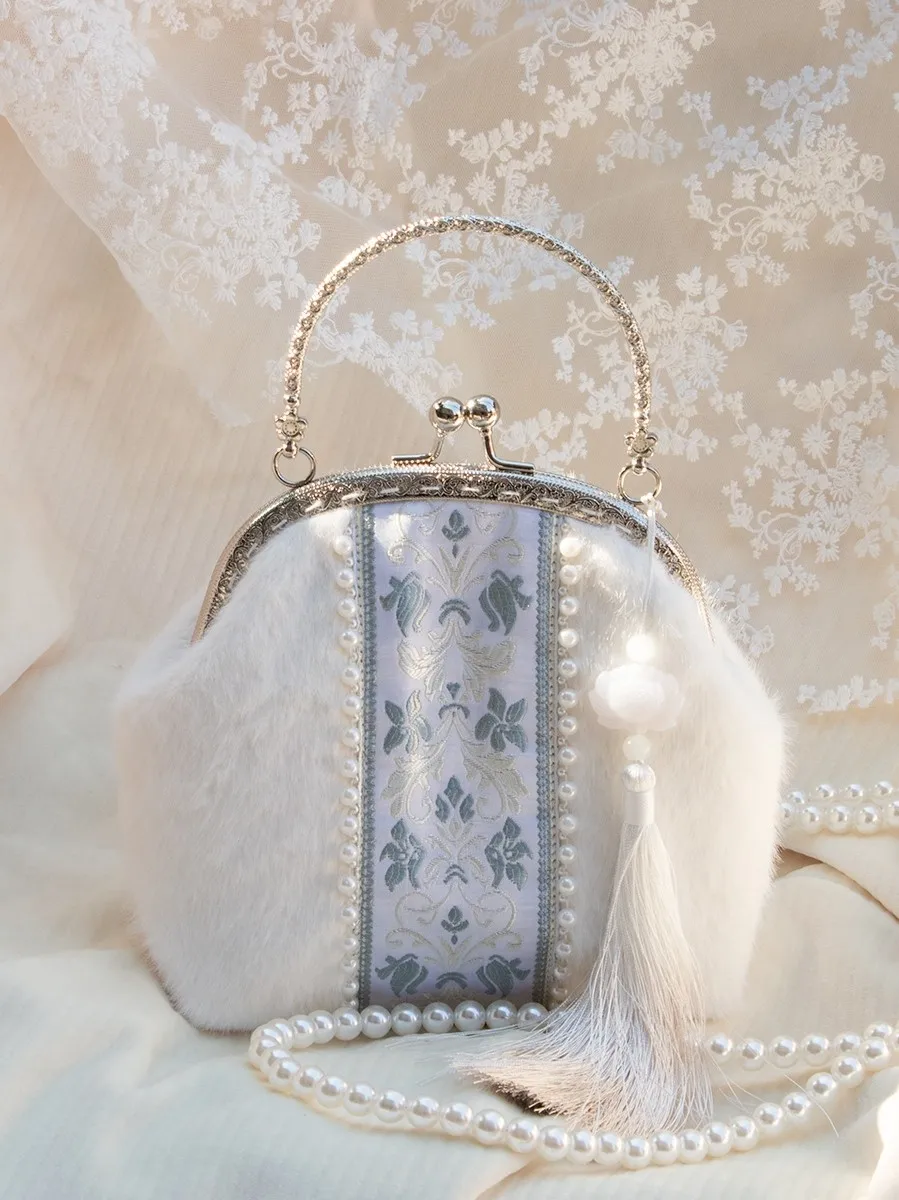 Оригинальные сумки ручной работы, женская сумка с антикварной вышивкой, женская сумка через плечо в стиле чонсам, сумка с жемчужной цепочкой, сумка в стиле ханьфу
Оригинальные сумки ручной работы, женская сумка с антикварной вышивкой, женская сумка через плечо в стиле чонсам, сумка с жемчужной цепочкой, сумка в стиле ханьфу