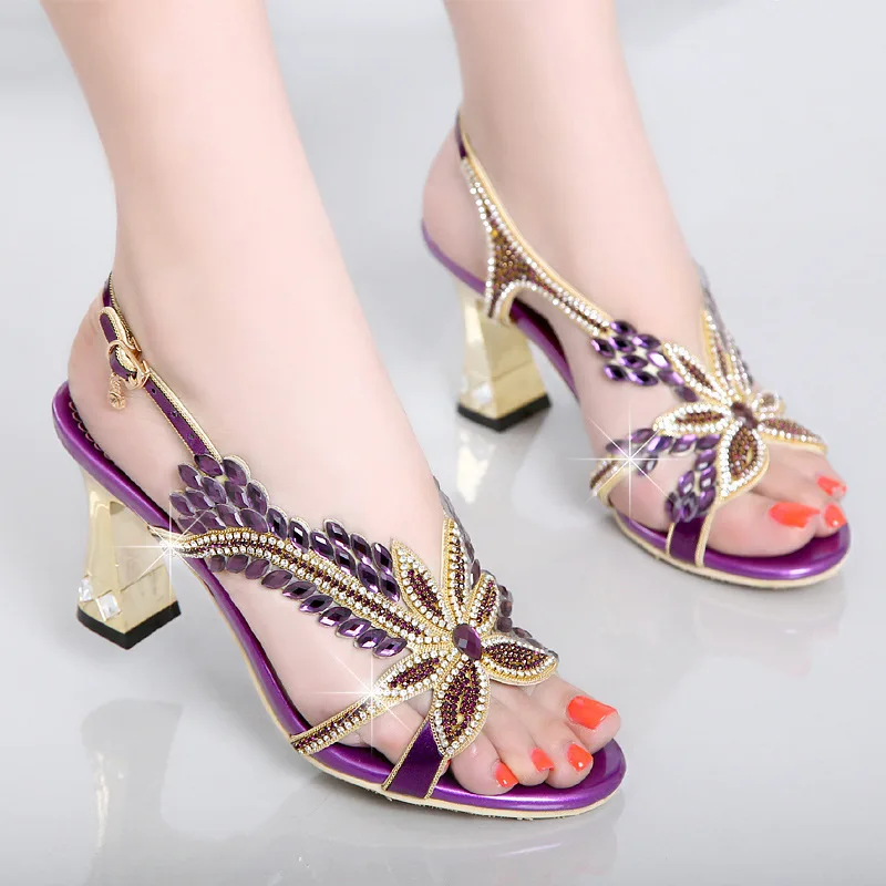 Summer new patent leather rhinestone square heel fashion sandals, banquet dresses, crystal thick heels, high-heeled women's shoe
Summer new patent leather rhinestone square heel fashion sandals, banquet dresses, crystal thick heels, high-heeled women's shoe